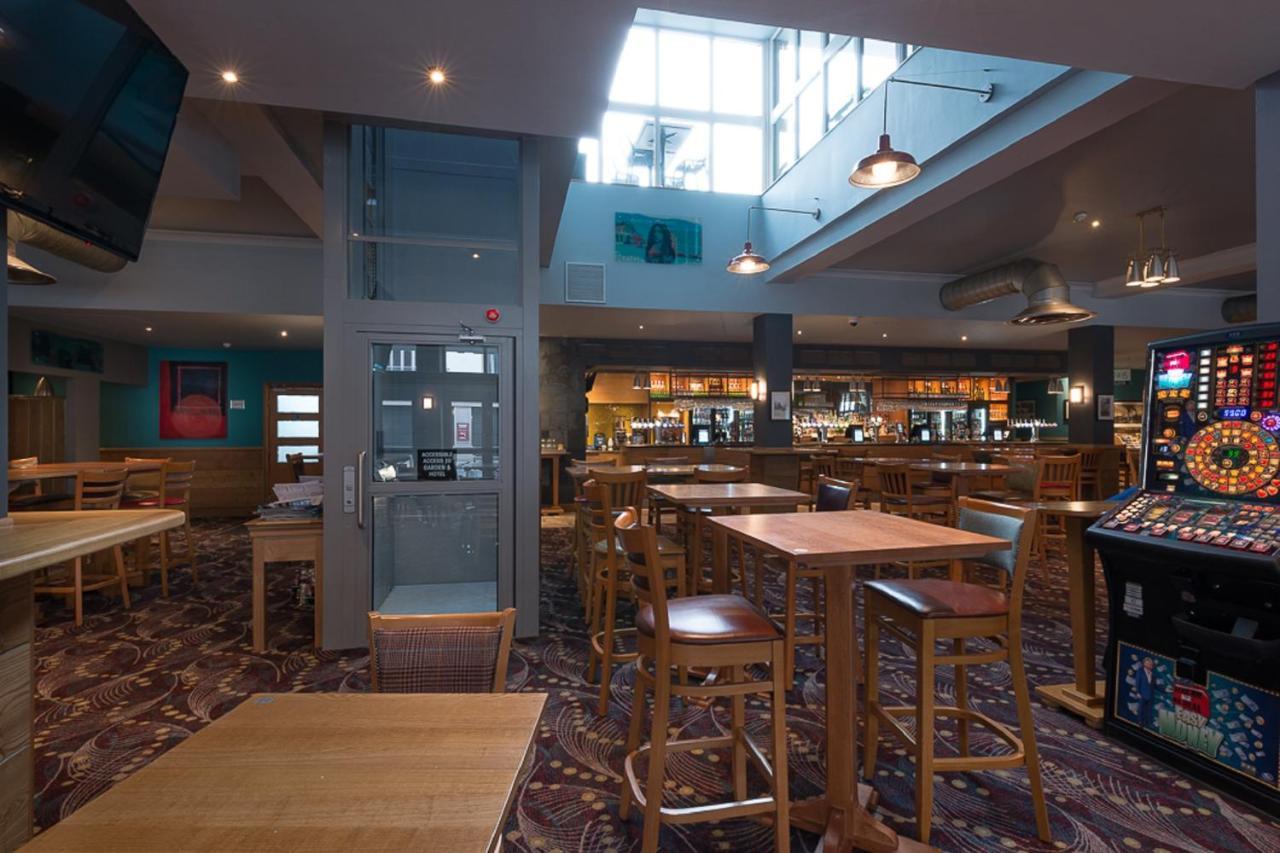 Admiral Of The Humber Wetherspoon Kingston upon Hull Exteriör bild